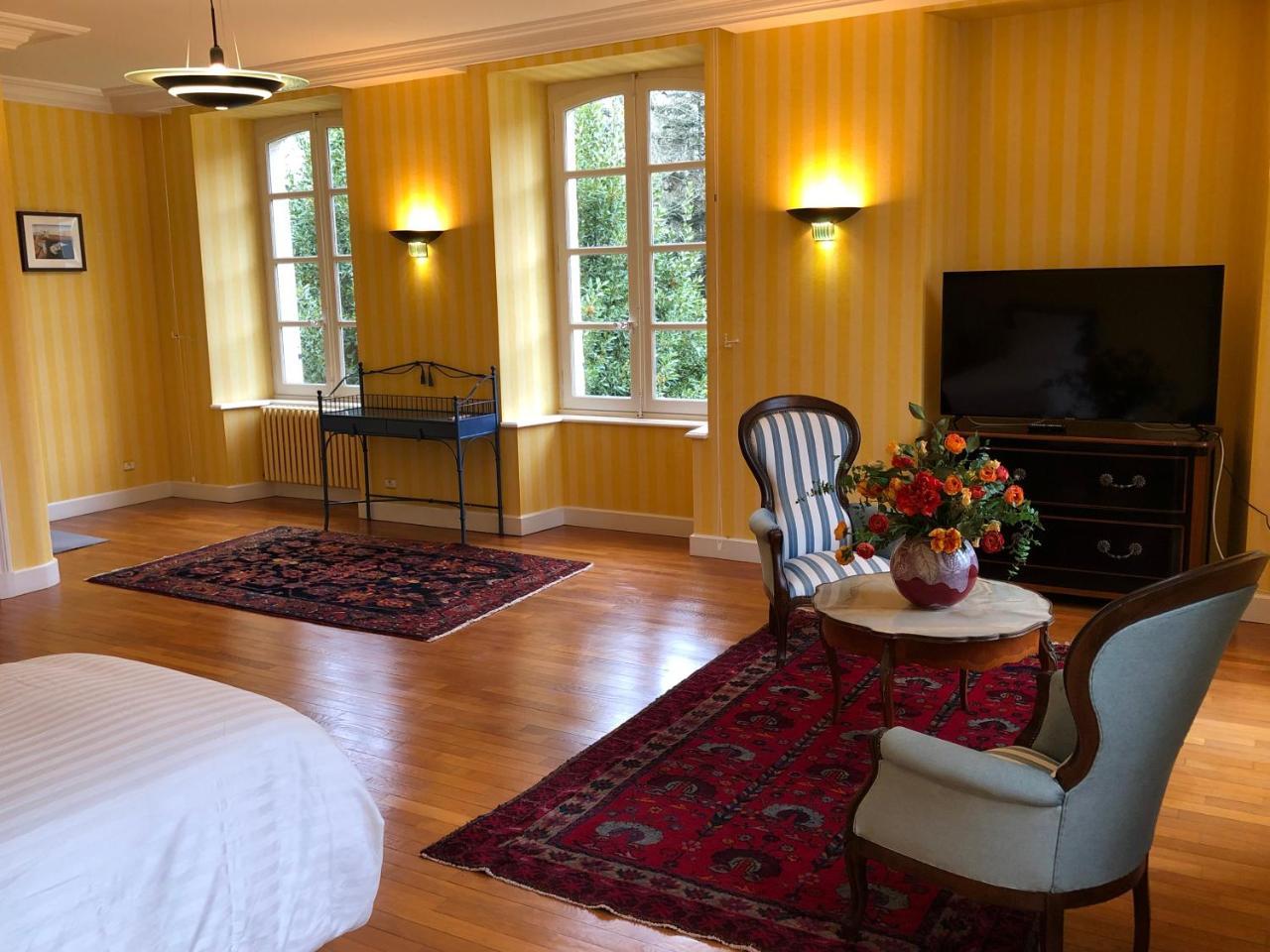 Chateau De Lannouan Landévant Exteriör bild